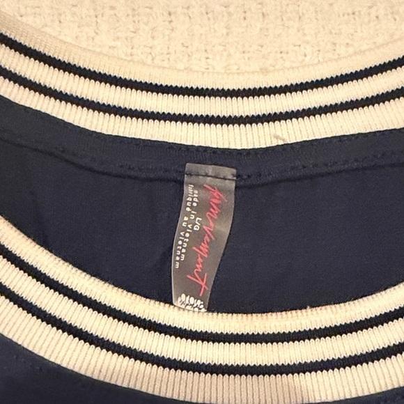 FP Movement Navy Blue Cropped Sleeveless Athleisure Top with White Trim NWT - Picture 2 of 5